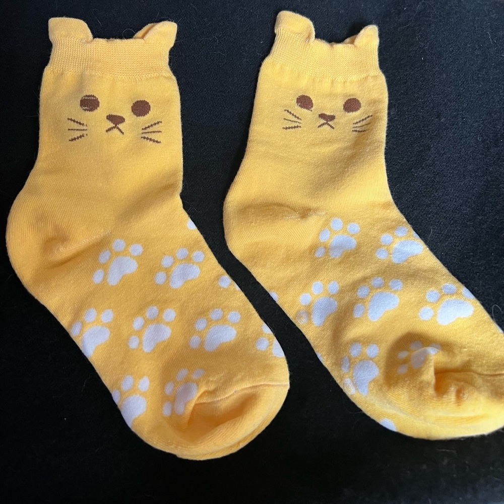 Never Worn Yellow Cat Novelty Socks
